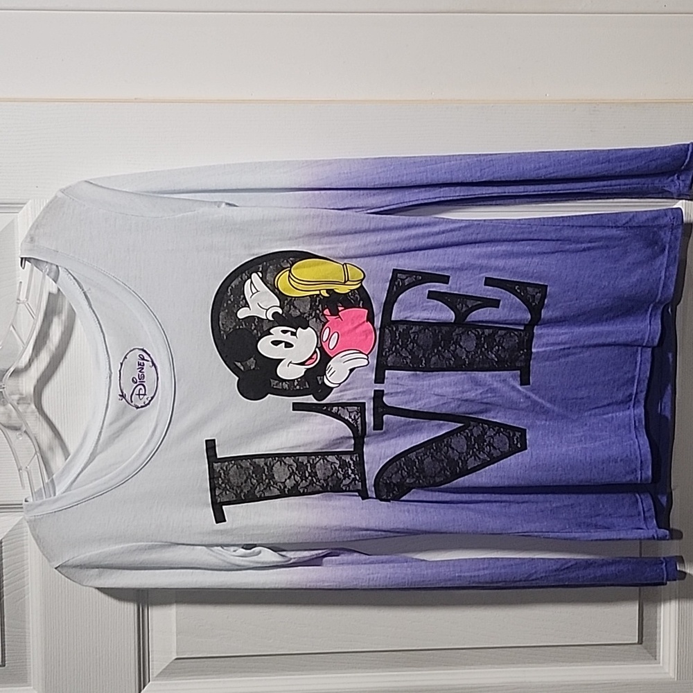 Disney top